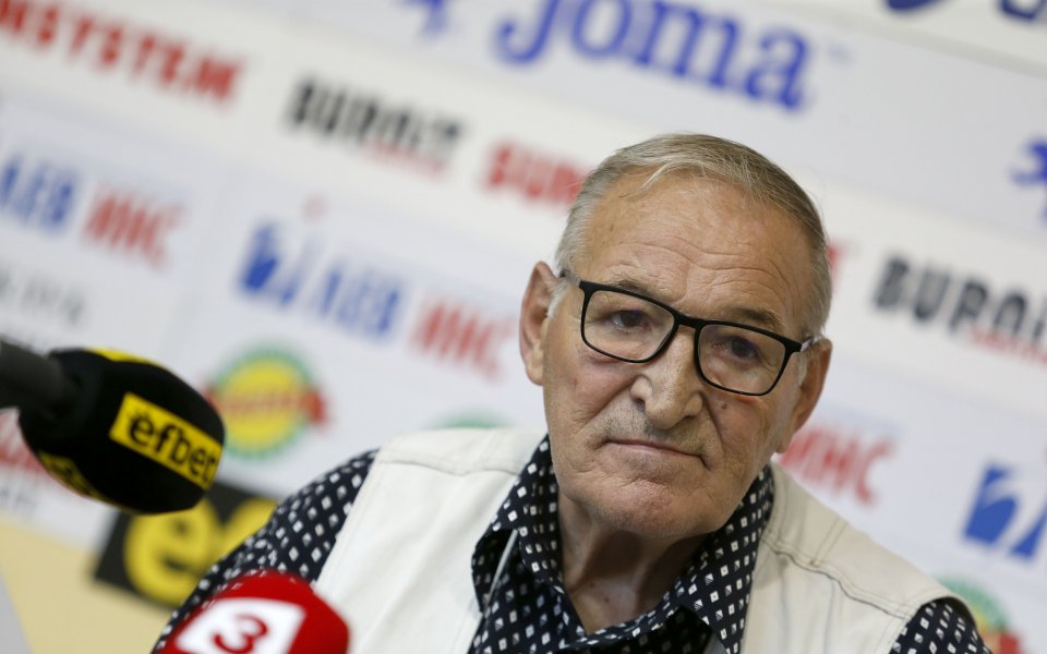 Треньор №1 на XX-и век Димитър Пенев бе доста критичен