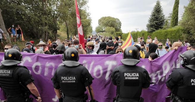 Привърженици на независимостта на Каталуния организираха протестна акция срещу визитата