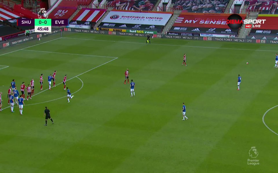 Отборът на Евертън се поздрави с минимален успех с 1:0