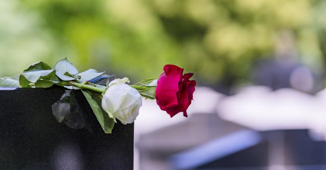 Любопитно Мъж се появи жив четири месеца след погребението си