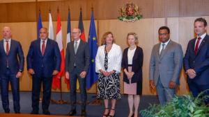 летище договор