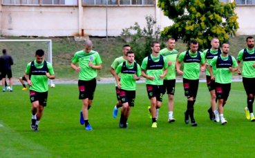 При подновяването на тренировъчния процес всички играчи на Берое треньорският