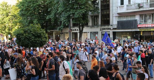 Протестиращи излязоха в центъра на София за 14 ти пореден път