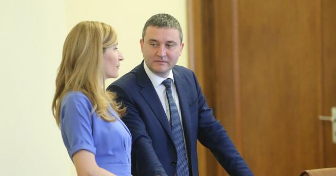 Министрите в оставка Владислав Горанов и Николина Ангелкова които станаха