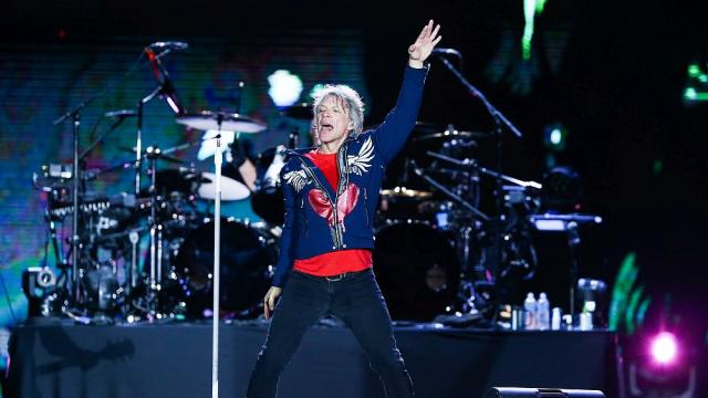 Рокаджиите от Bon Jovi с огромна изненада за феновете (ВИДЕО)