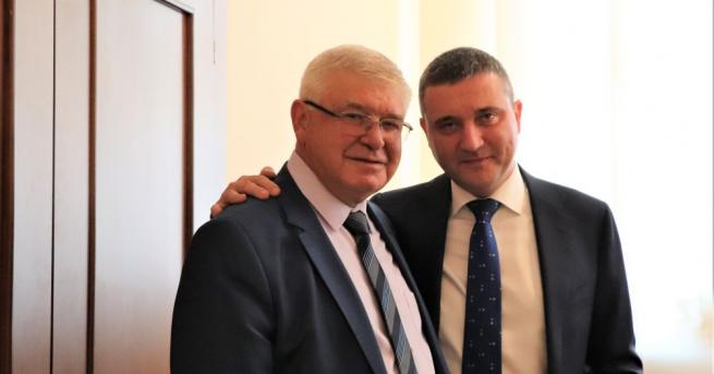 Министърът на финансите Кирил Ананиев прие поста от предшественика си