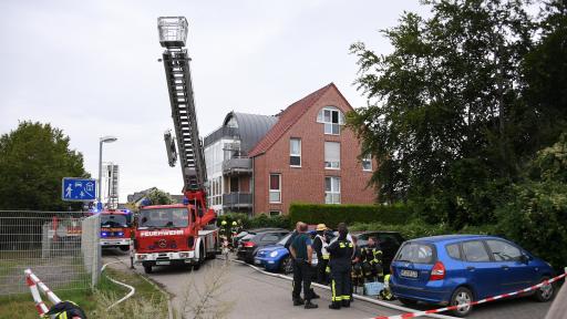  Малък аероплан се вряза в жилищна постройка в Германия 