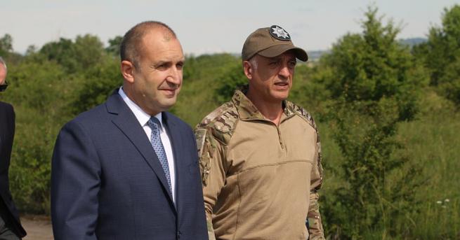 Президентът Румен Радев назначи полковник Емил Тонев за изпълняващ правомощията