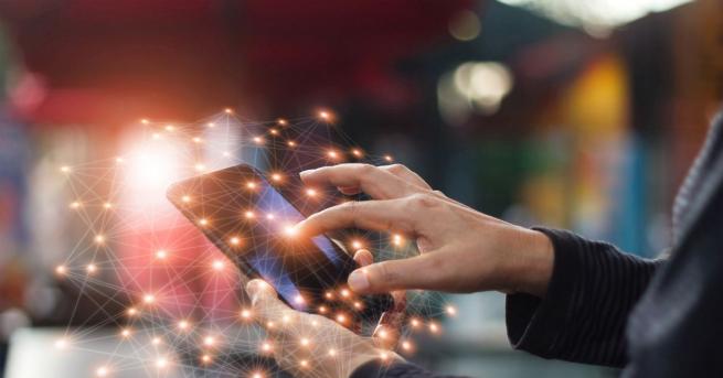 Родените в дигиталната ера млади и активни потребители и хората