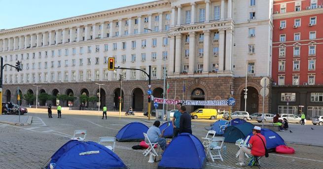 Протестът в София продължи цяла нощ В четвъртък сутрин Орлов