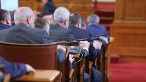 Девет министри ще се явят на парламентарен контрол днес в