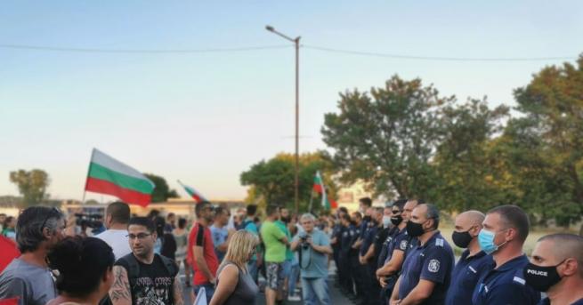 Полицията от Стара Загора спря колоната от протестиращи на АМ