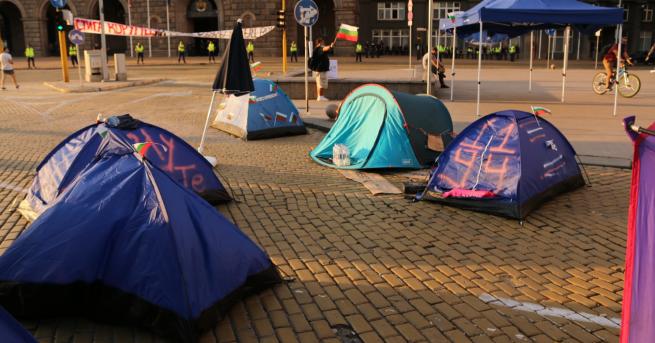 България София отново осъмна с палаткови лагери Недоволни останаха в