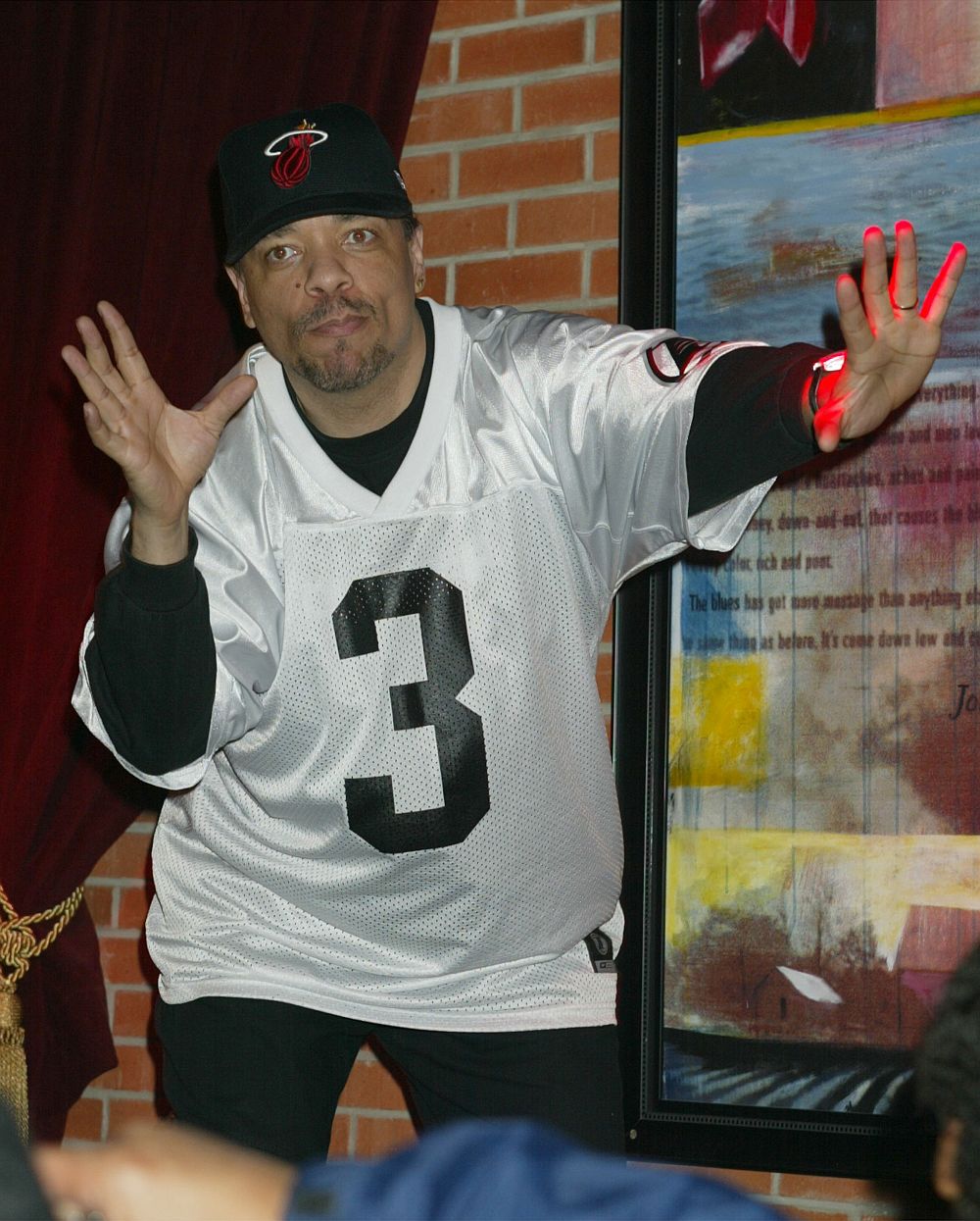 Ice T е считан за политически рапър