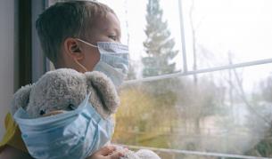 <p>Коронавирус: 5 начина да накарате децата си да носят маска</p>