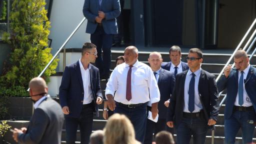  Франс прес: Премиерът на България прави крачка обратно 