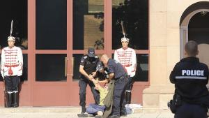 психично болна жена