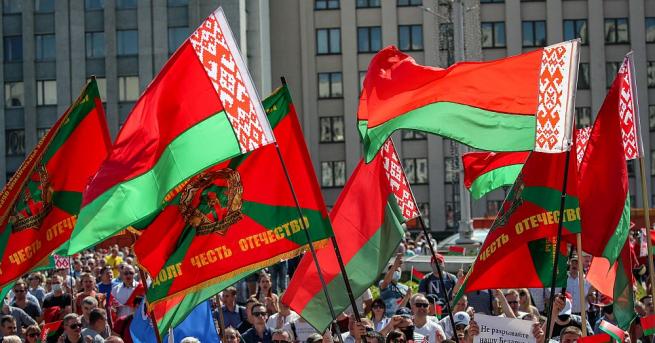 Стотици хора в беларуския град Гомел почетоха паметта на млад