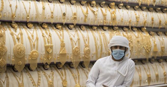 Израелски бижутери създават маска за лице на стойност милион и