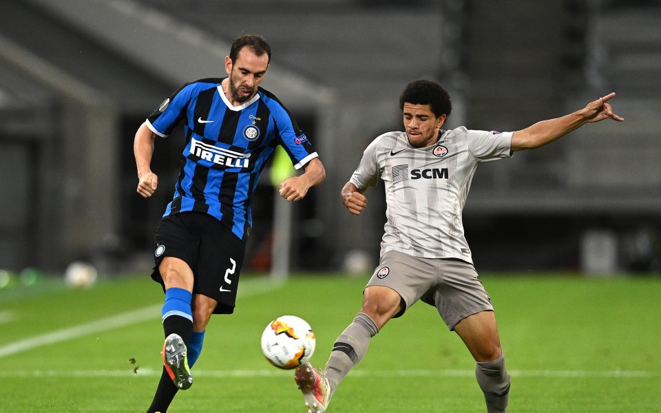 Интер и Шахтьор Донецк играят при резултат 0:0 във втория