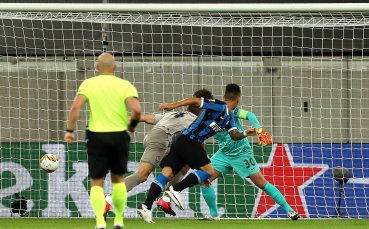 Интер и Шахтьор Донецк играят при резултат 1 0 във втория