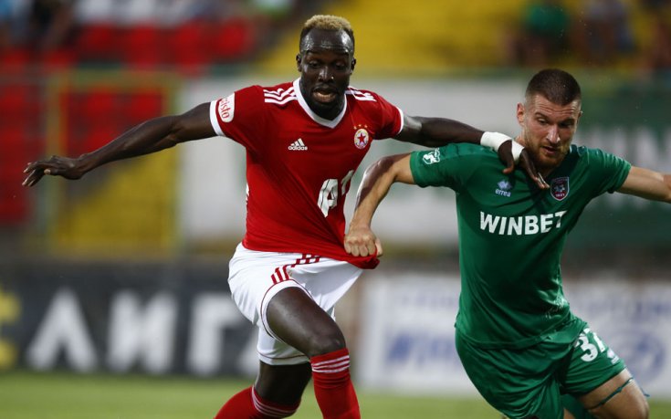 ЦСКА е набелязал заместник, ако продаде Соу