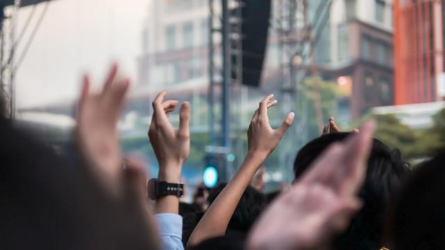 Учени организираха експеримент с концерт, за да проследят разпространението на COVID-19