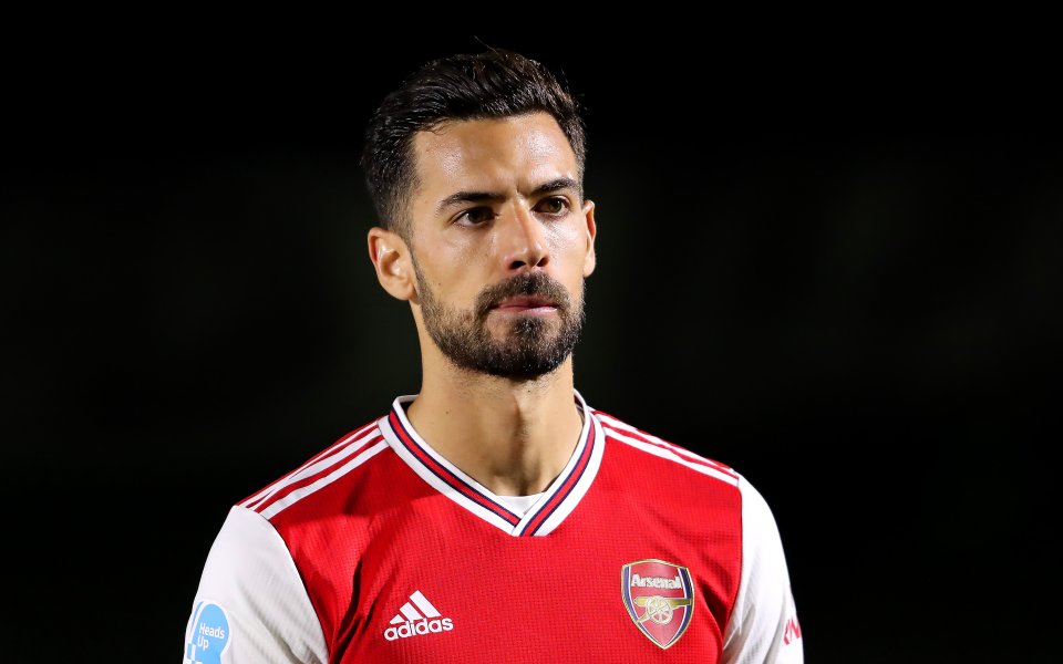 Арсенал финализира перманентните трансфери на Пабло Мари и Седрик Соареш.