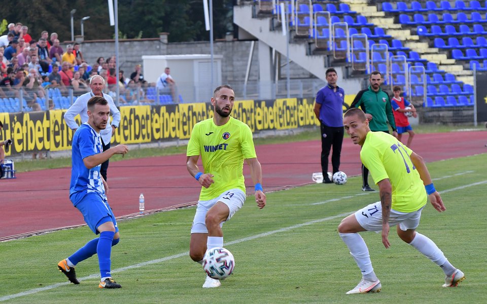 Монтана и Етър се изправят един срещу друг днес от