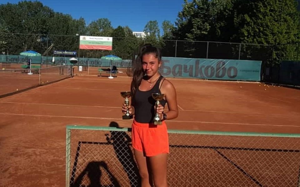 Михаил Иванов и Каталина Петрова спечелиха Държавния турнир по тенис