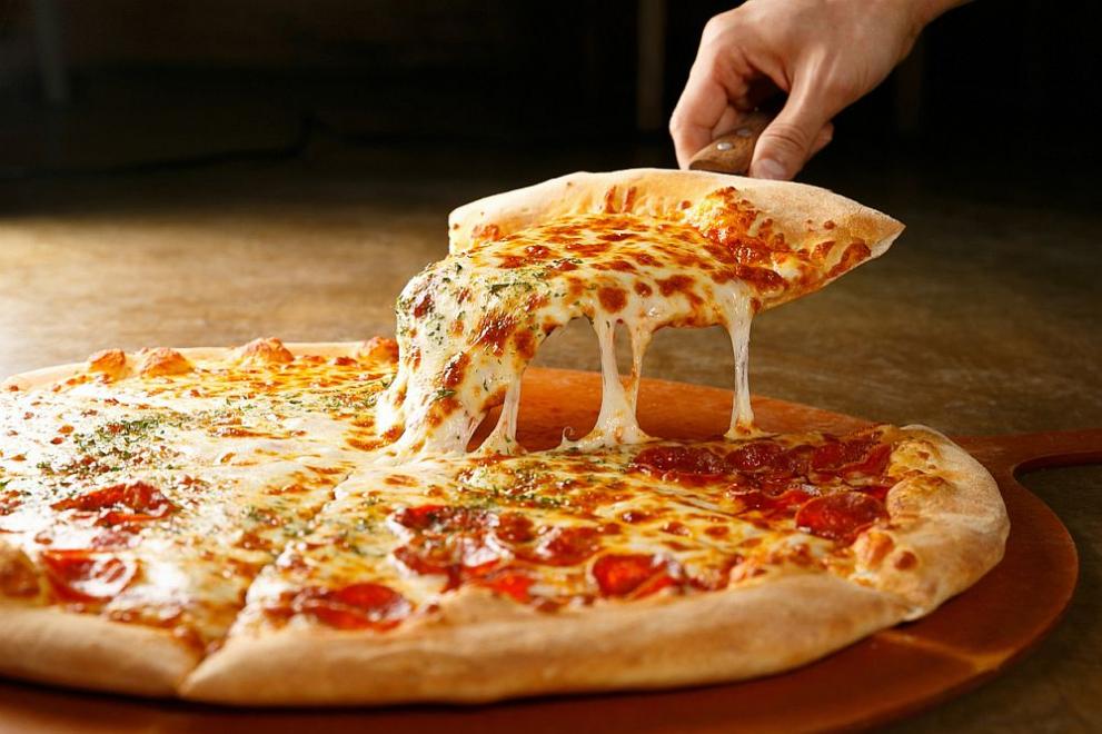 Пицата е едно от най-популярните ястия в света, което предизвиква
