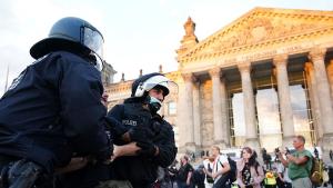 Хиляди демонстранти организираха протести в Германия срещу ограниченията наложени заради