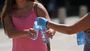 В Кубрат раздават безплатна минерална вода на жителите и гостите