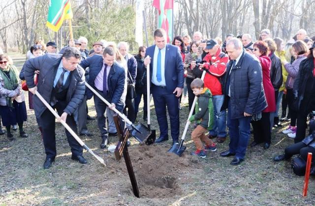 На 18 февруари 2020 г. бе направена първата копка на паметника на Левски