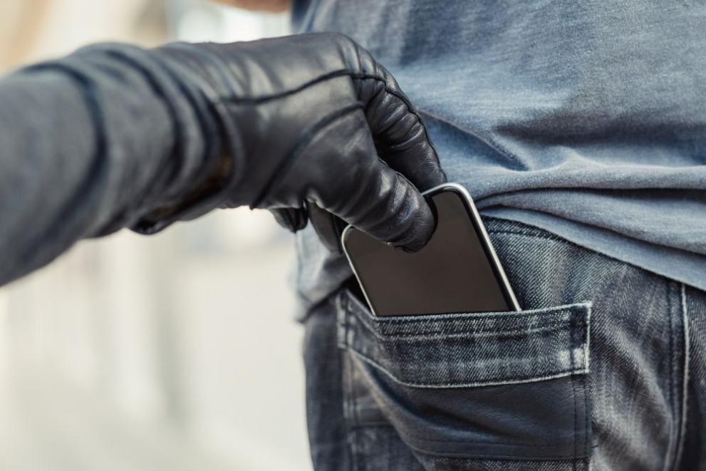 Заловиха крадец на мобилен телефон в Твърдица