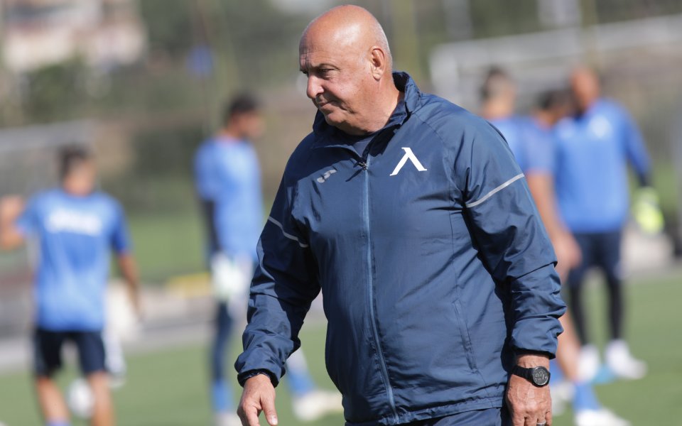 Левски и Черно море имат доста стари сметки за уреждане,