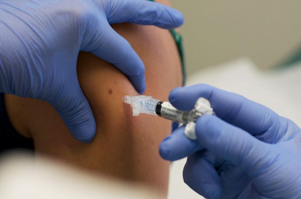 Учени изразиха съмнения към данните за руската ваксина