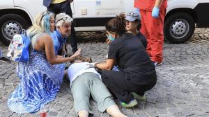 жена партиен дом