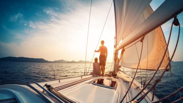 Трите зодии, които ще забогатеят този месец