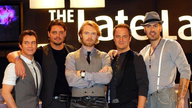 Прокобата над сладурите от „Boyzone“: Хероин, убийство и бизнес за милиарди 