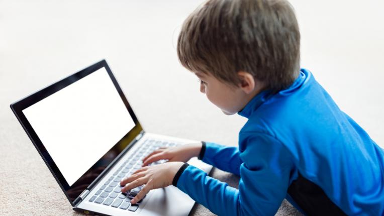 6 признака, че детето има компютърна зависимост