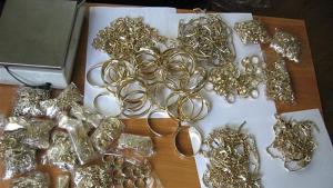 Митническите служители откриха над 7 5 кг контрабандни златни и сребърни