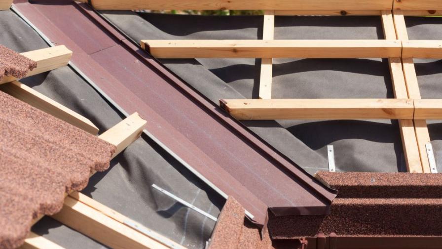 Нови сигнали за измами с обещания за ремонти на покриви