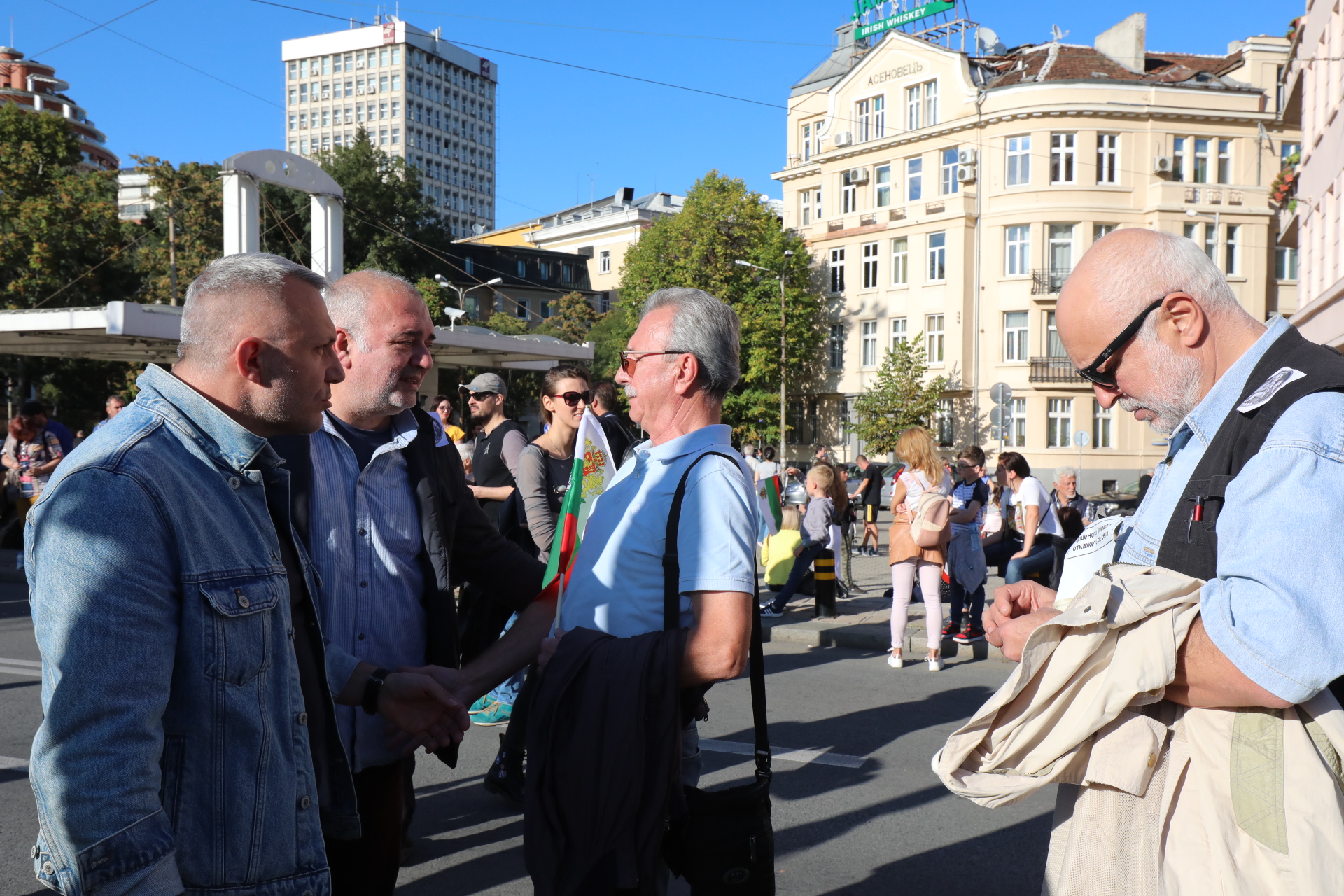 <p>Митинг-концерт блокира &quot;Орлов мост&quot;</p>