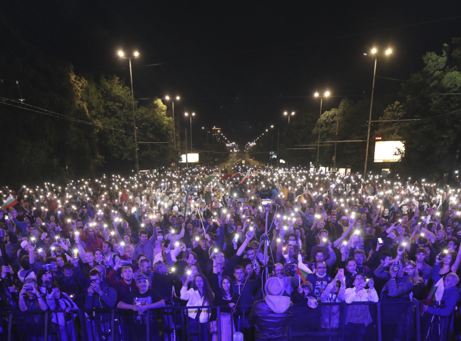 <p>Митинг-концерт блокира &quot;Орлов мост&quot;</p>