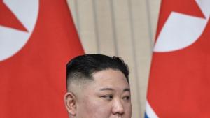 Севернокорейски документален филм излъчен днес показва как държавният ръководител Ким Чен ун