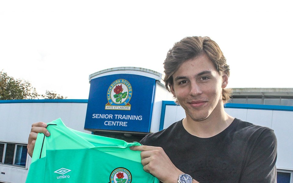 Вратарят на Славия Антонис Стергиакис подписа с английския Блекбърн Роувърс.