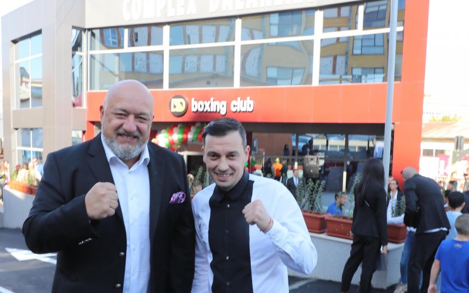 Министър Красен Кралев откри новия комплекс за бокс, създаден от