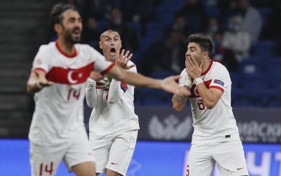 Турция и Хърватия не се победиха в зрелищен мач