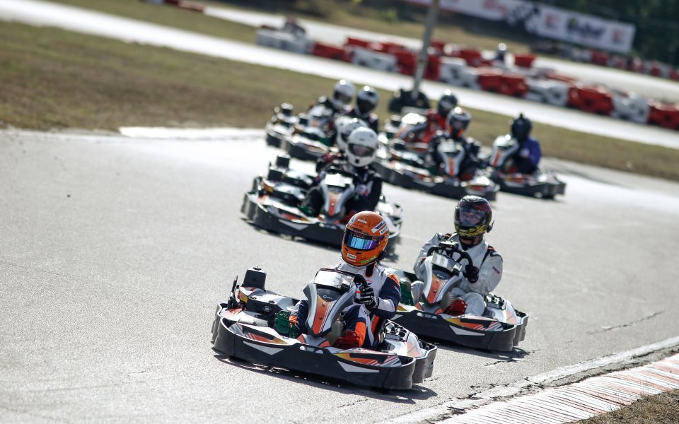 24 часа на пистата, адреналин, емоции, повече от 60 часа